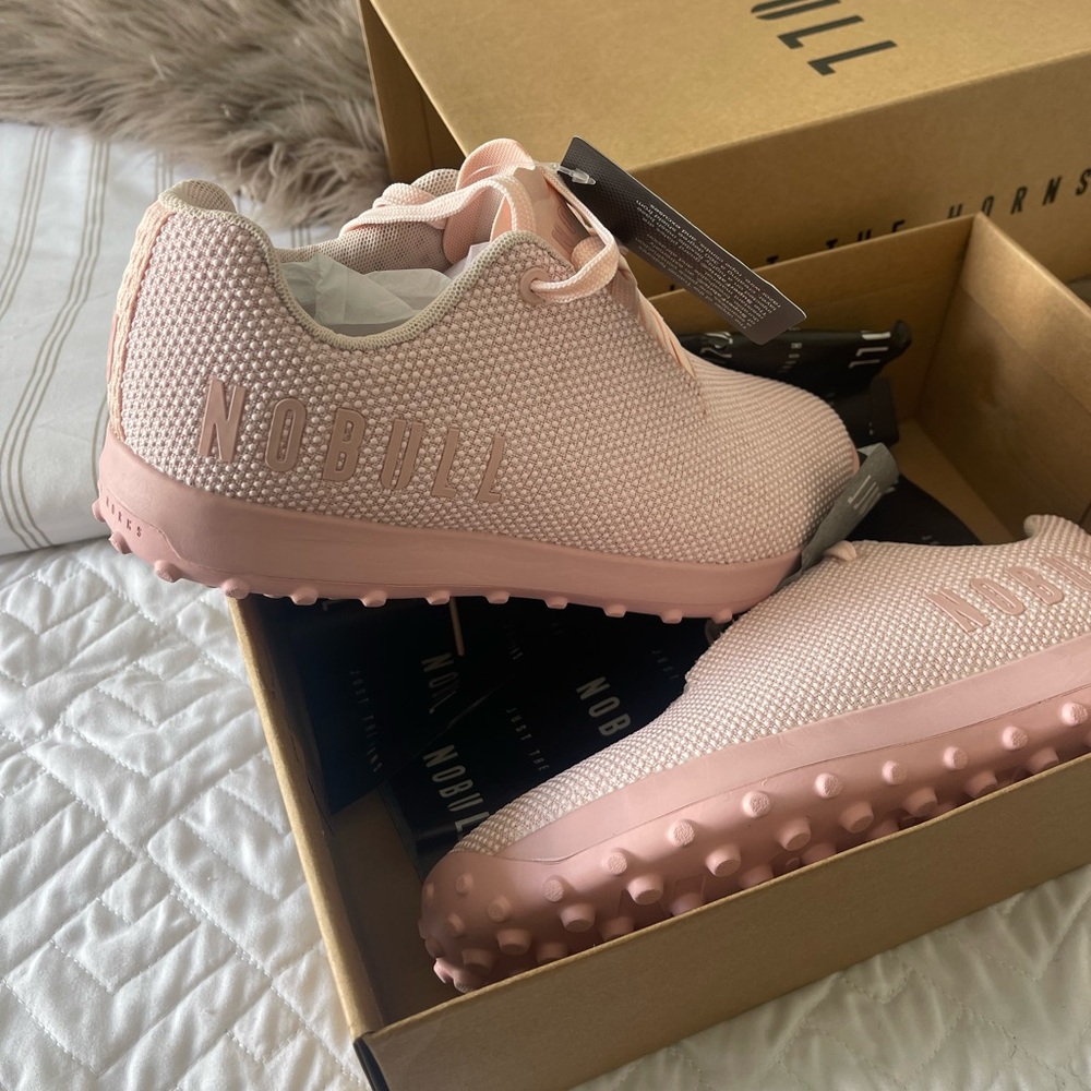 Brand new Pink turf trainer’s.  W9.5 M8.5